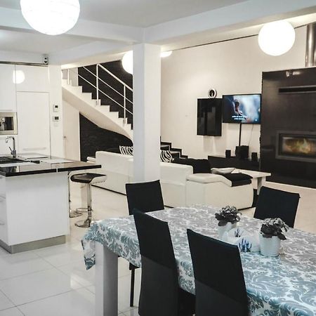Vila Carolina Apulum Villa Alba Iulia Exterior foto